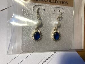 1994 NWT Darla Collection Gold Dangle Earrings w/Sapphire Crystals & Pearl